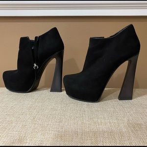 Giuseppe Zanoti Black Suede platform booties